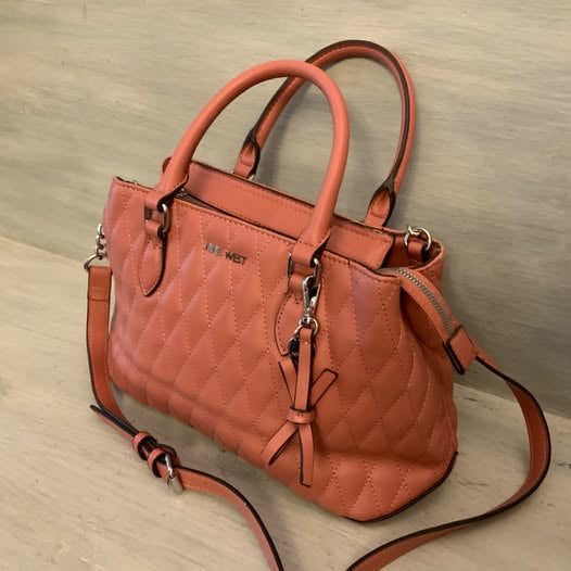Nine West Salmon Pink Quilted Faux Leather Hand/Shoulder Bag Purse Like New