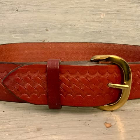 Longhorn Embossed Weave Pattern Brown Leather Belt w/ Gold Buckle Like New