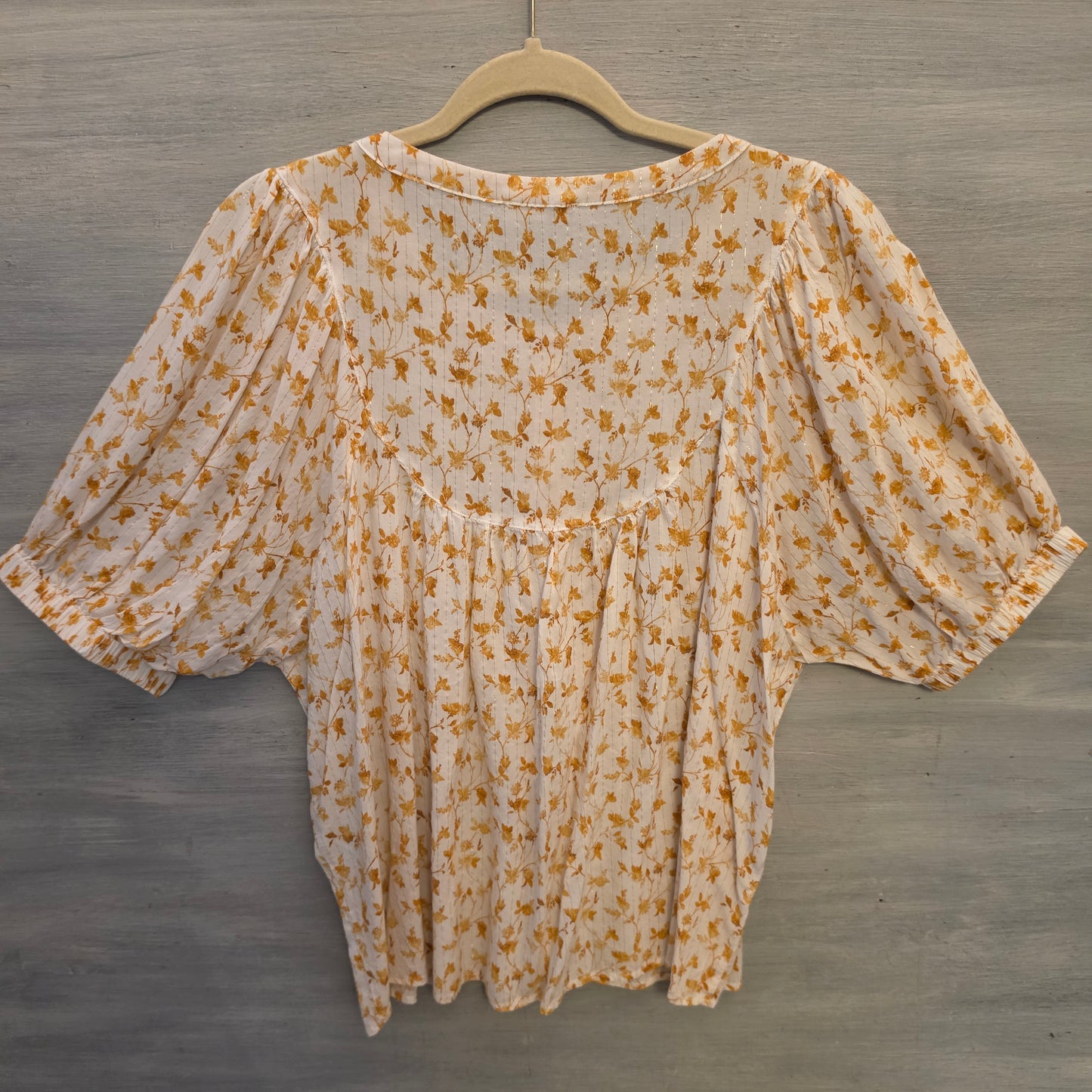 Jane & Delancey White with Gold Florals Gold Striped High Low Blouse Size XL Good Condition