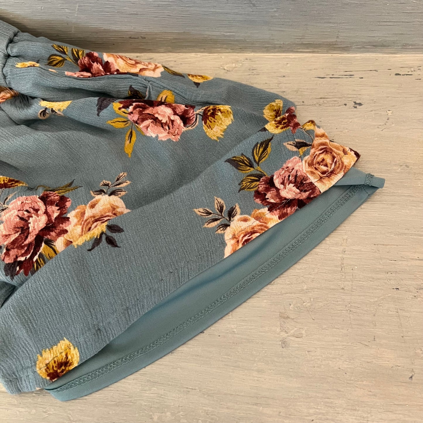 Xhilaration Blue Floral Print Romper Small Good Condition
