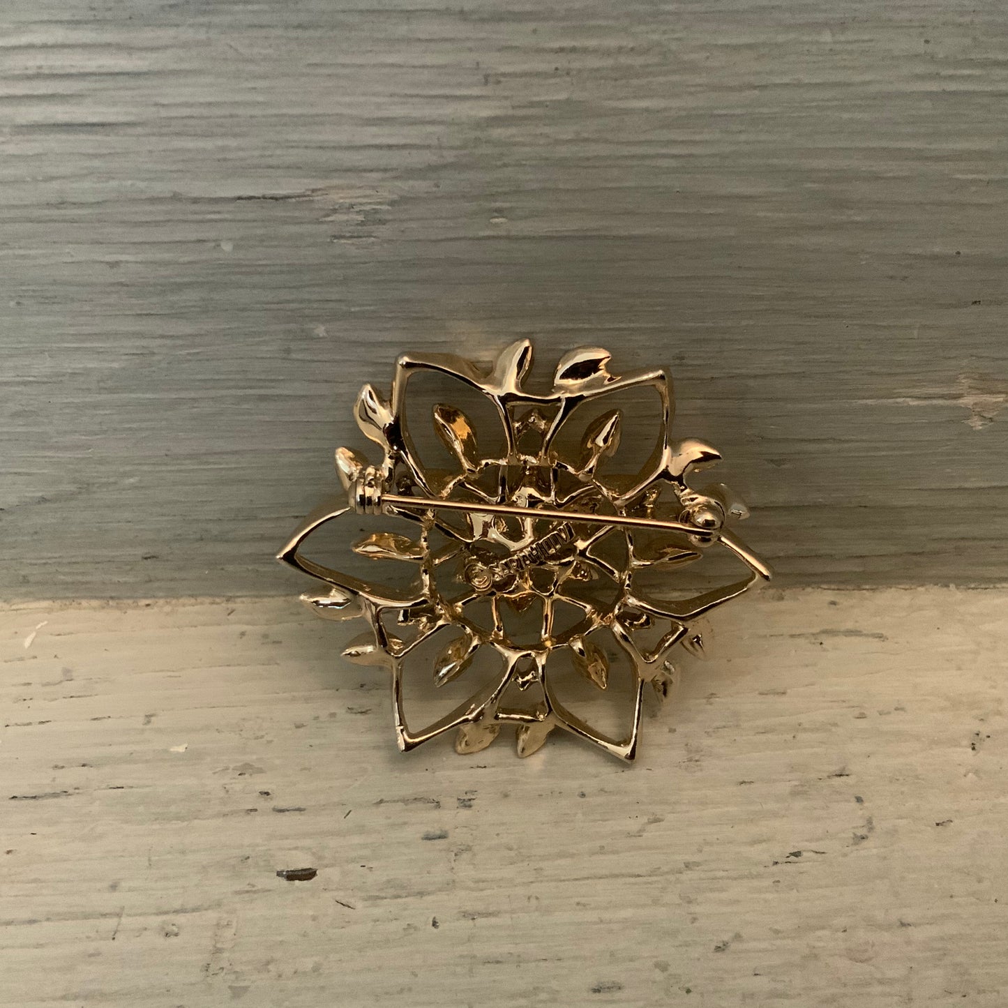 Vintage Sarah Coventry Gold Tone Floral Filigree Brooch Pin Good Condition