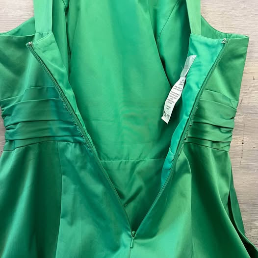 David’s Bridal Kelly Green Sleeveless Fit Flare Dress Size 12 Like New