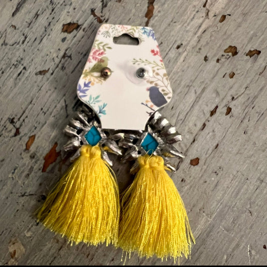 Bahama Mama White Faux Turquoise Beaded Flowers with Yellow Tassels New