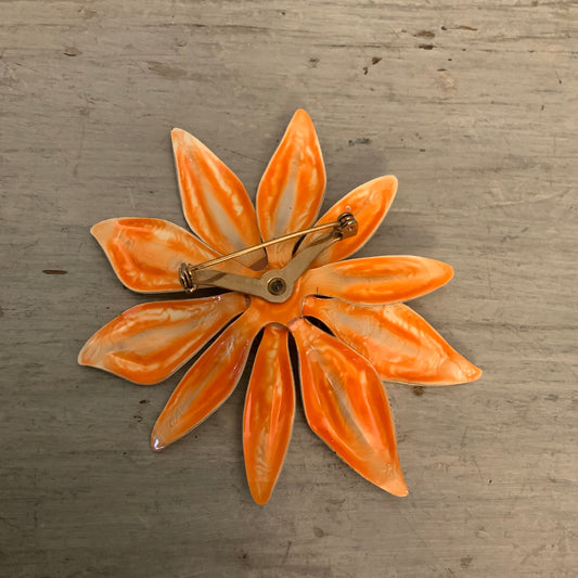 Vintage Two Tone Dimensional Enamel Daisy Floral Brooch Pin 3.5" Good Condition
