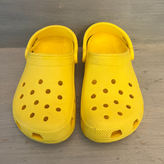 Crocs Adult Yellow Classic Slip On Clog Sandals W5/M7 Like New