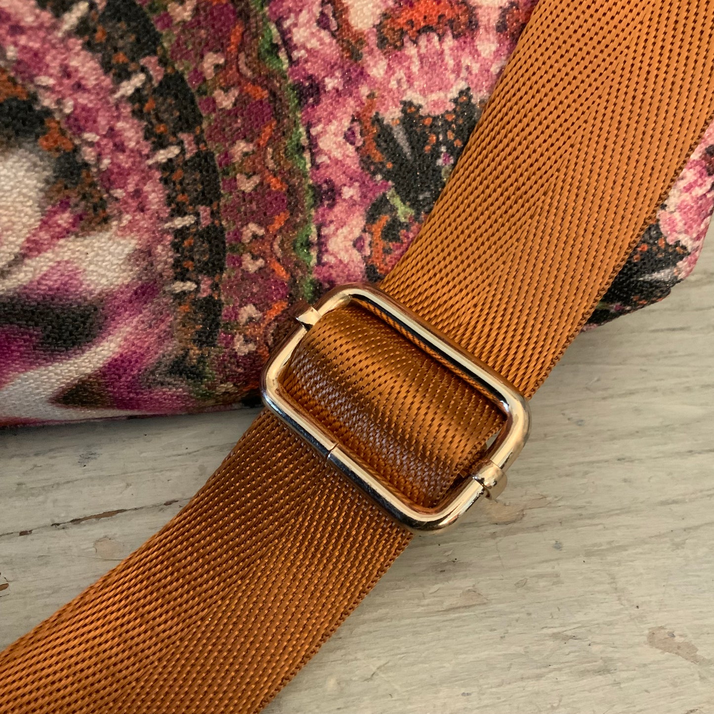 Beautiful Boho Shimmer Medallion Print Canvas Crossbody Bag Purse Like New