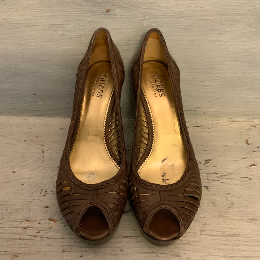 Guess Woven Leather Brown Platform Peep Toe Pump High Heels Size 7.5M Good Condition