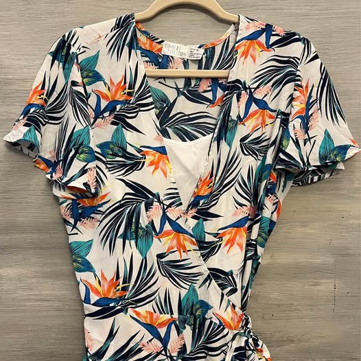 Time and Tru Tropical Print Wrap Dress Large Like New