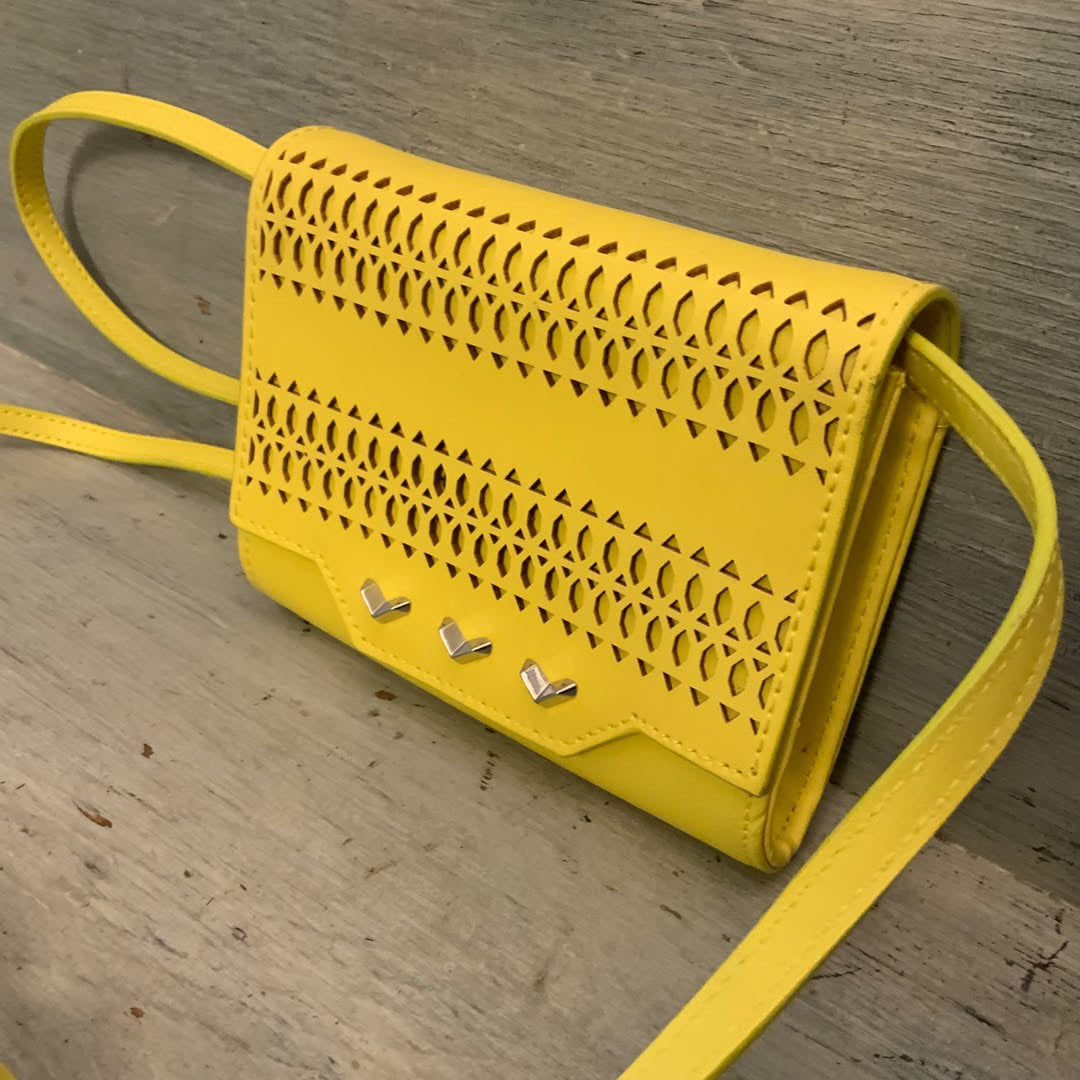 Stella & Dot Nolita Electric Yellow Sidekick Crossbody Bag Purse 6x5x1 Good Condition