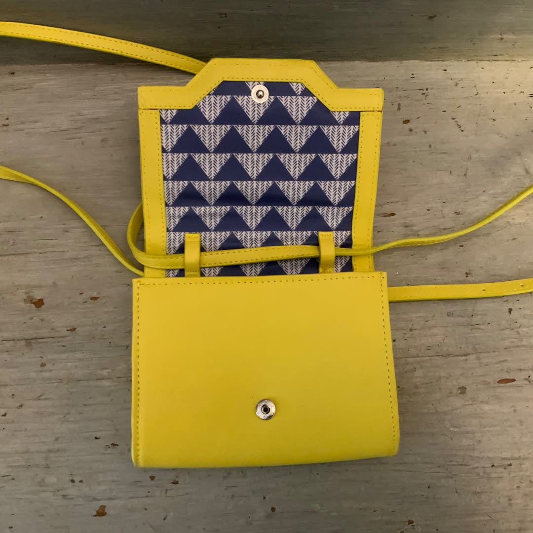 Stella & Dot Nolita Electric Yellow Sidekick Crossbody Bag Purse 6x5x1 Good Condition