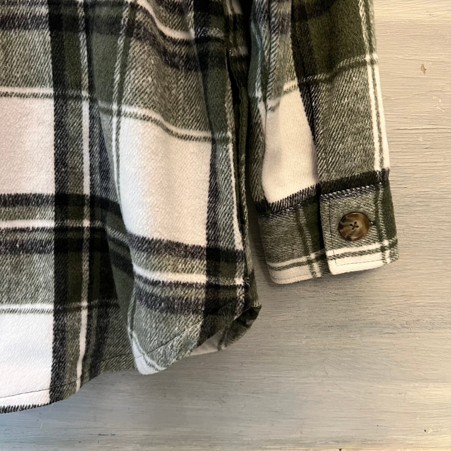 Time&Tru Olive Green Black Cream Plaid Flannel Button Down Shirt Shacket Small Good Condition