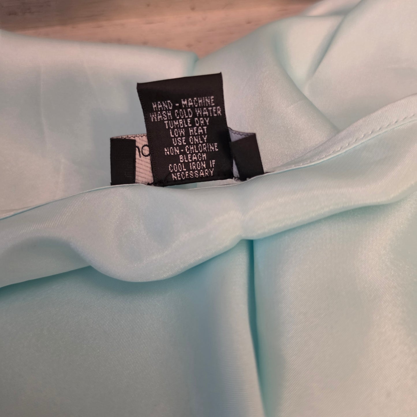 Jones New York Robins Egg Blue Satiny Vneck Midi Slip Dress Size Medium Good Condition