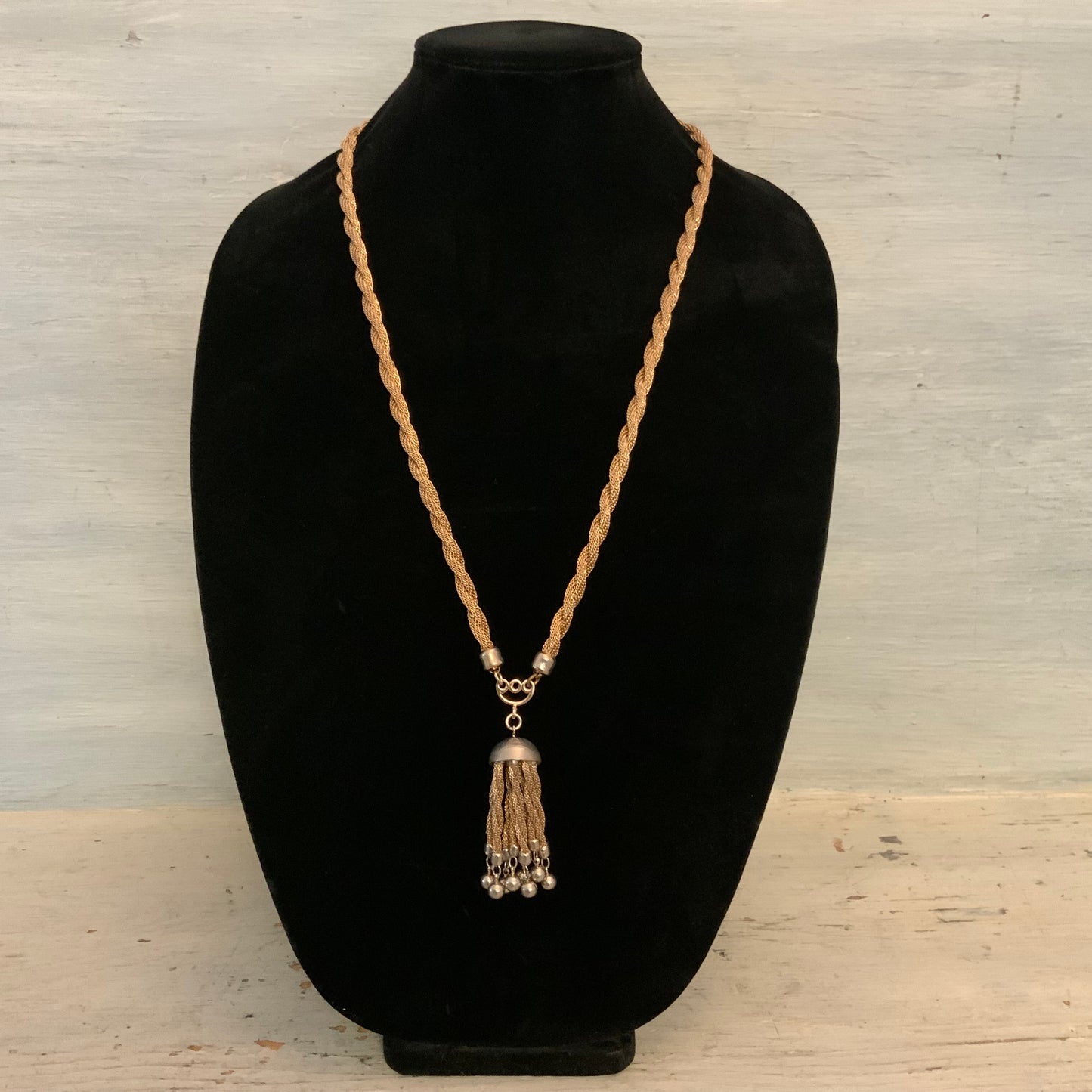 Vintage Gold Tone Braided Dangling Tassel Pendant Necklace 16.5" Good Condition