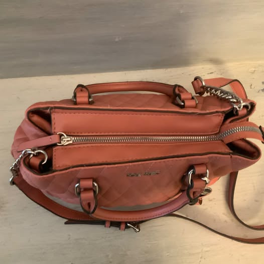 Nine West Salmon Pink Quilted Faux Leather Hand/Shoulder Bag Purse Like New