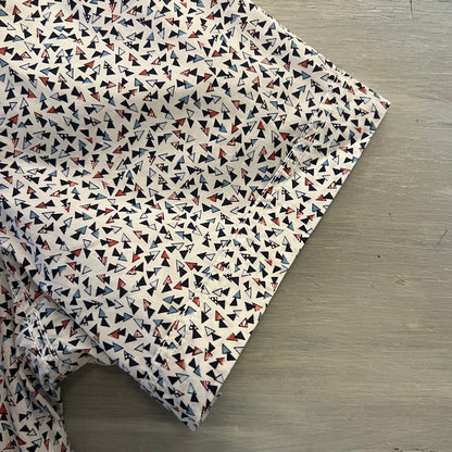 IZOD Triangle Confetti Print Short Sleeve Buttons Down Shirt XL Like New