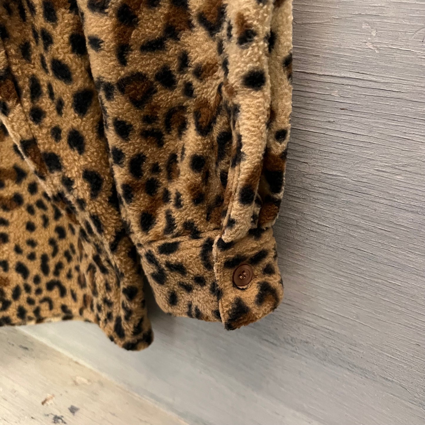 Vintage Newport News Soft Leopard Print Button Down Shirt Jacket Size Medium Good Condition