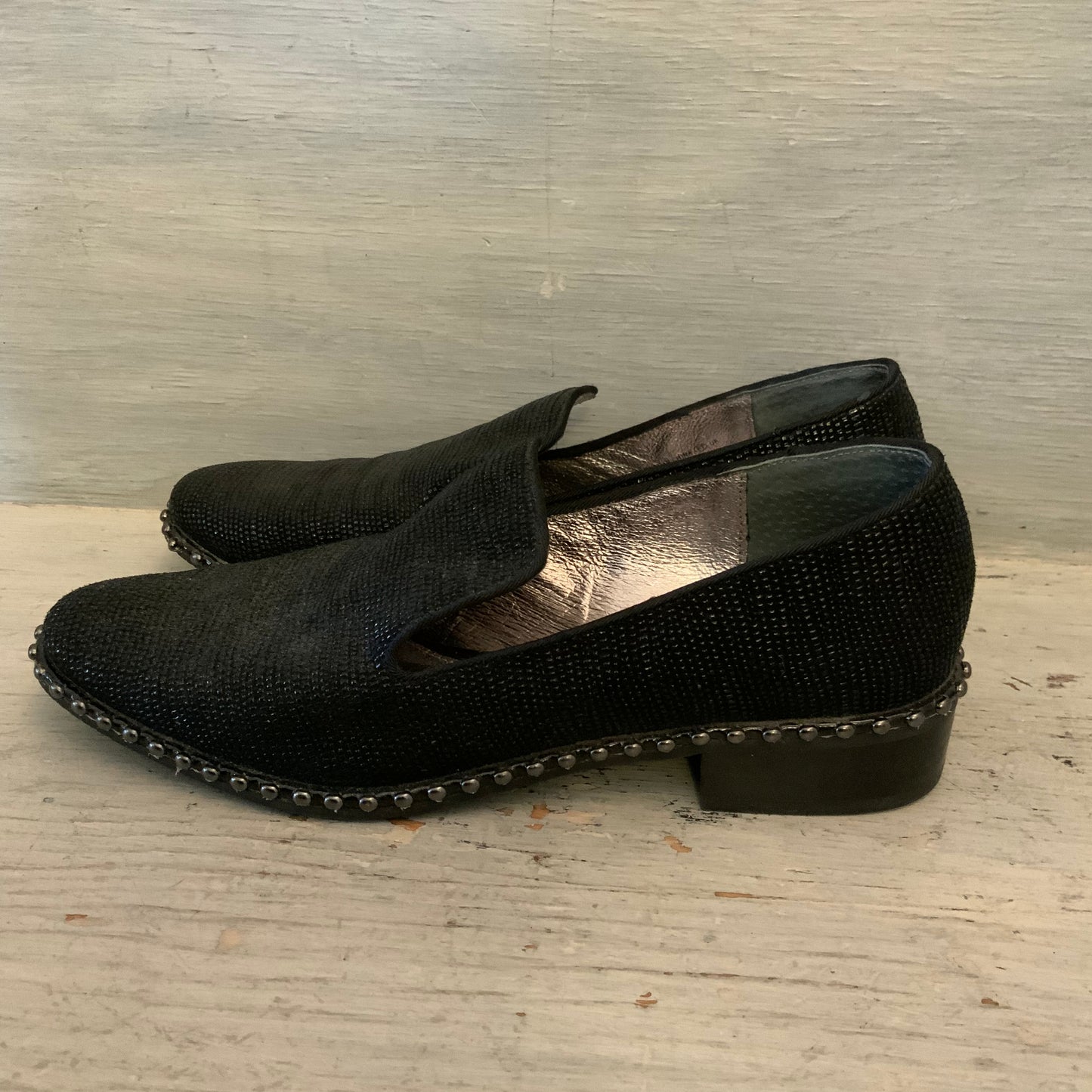 Adrianna Papell Prince Black Full Leather Studded Slipper Loafers Size 8.5 Good Condition
