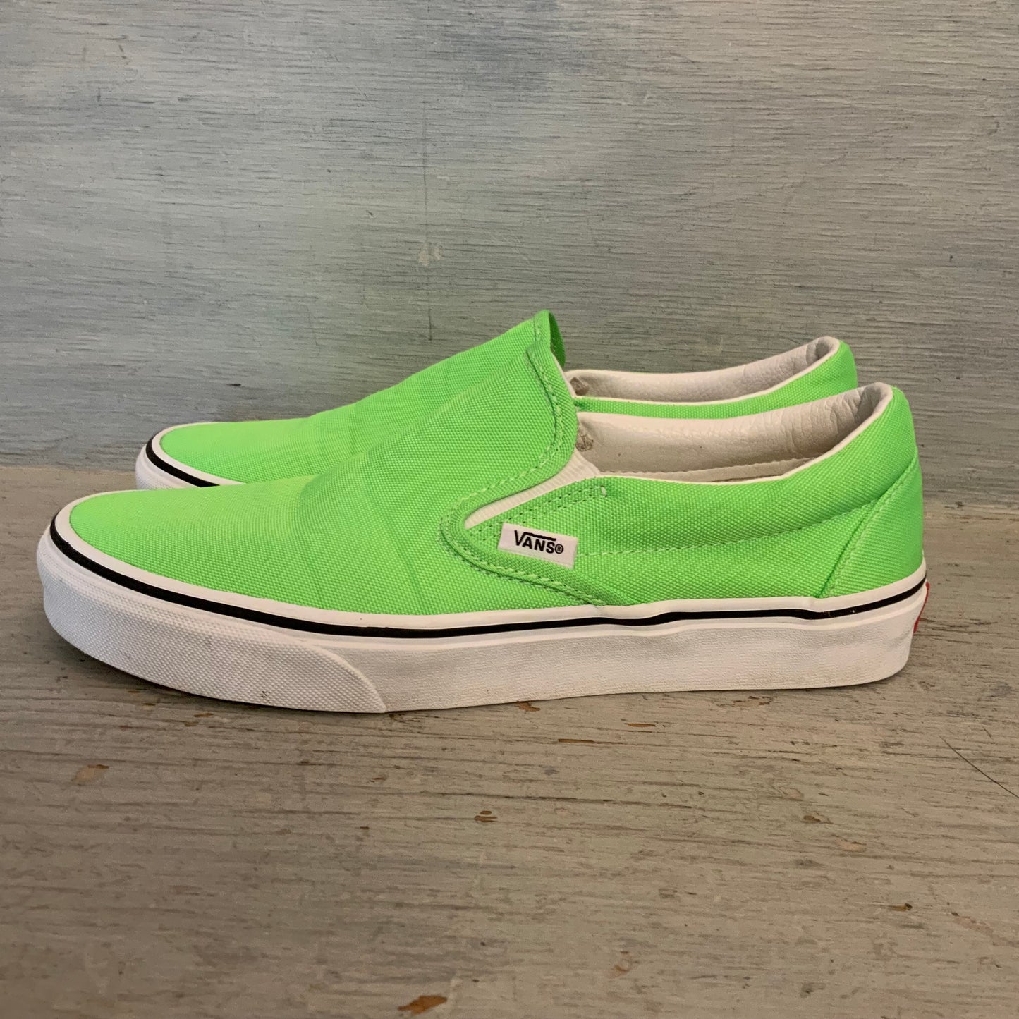Vans Neon Green Gecko Classic Design Slip on Canvas Sneakers Men's 8/Women's 9.5 Good Condition