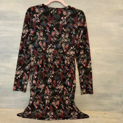 BCBGeneration Dress VNeck Pockets Floral Print Medium Like New