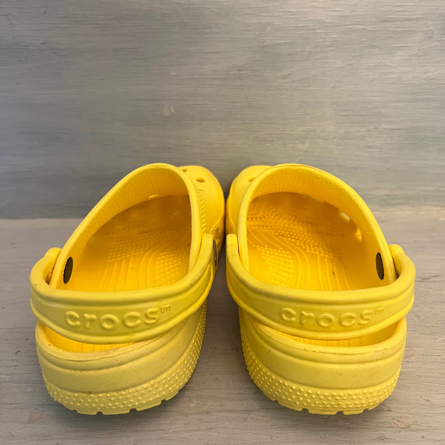 Crocs Adult Yellow Classic Slip On Clog Sandals W5/M7 Like New