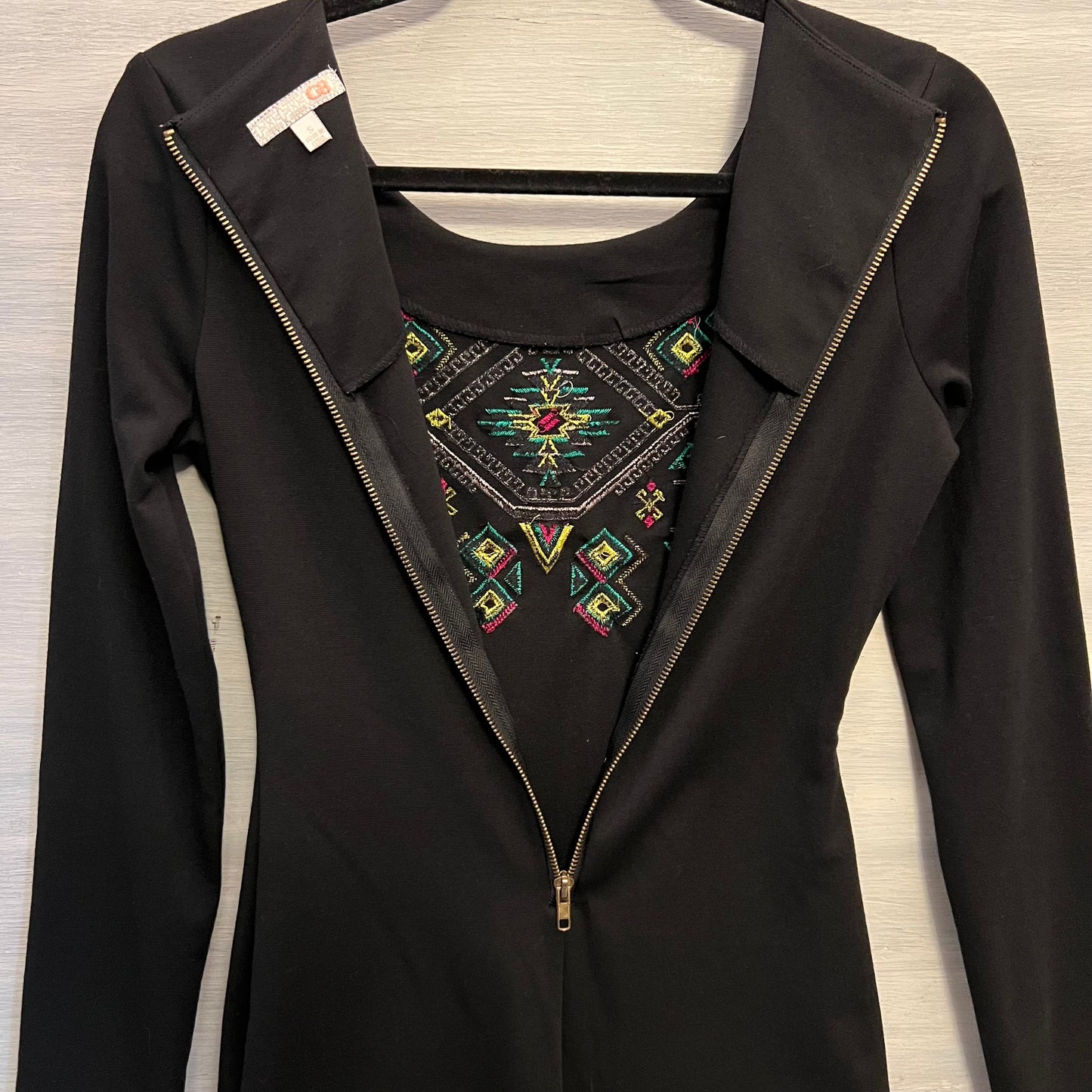 GB Black Colorful AztecPrint Embroidered Bodice Bodycon Mini Dress Size Small Good Condition