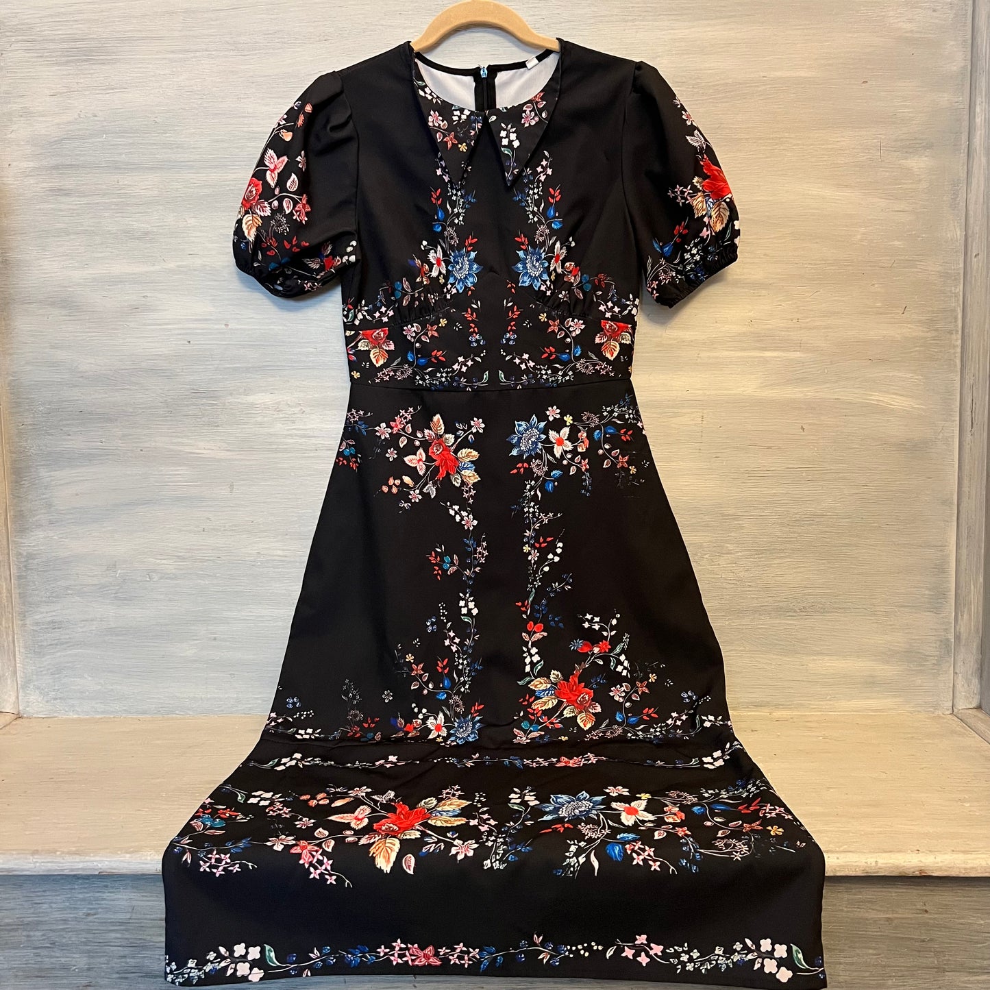 Lovely Black Floral Print Swallow Tail Collar Puff Sleeve Midi Dress Small Like New