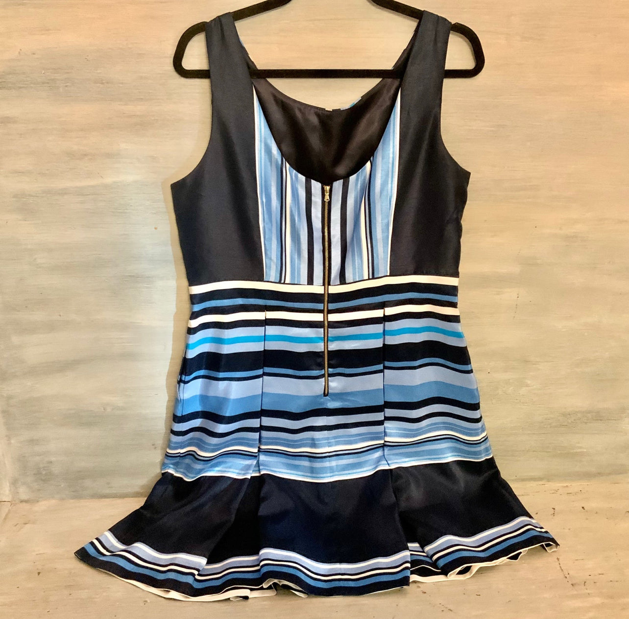 Julian Taylor Blue Fit and Flare Sleeveless Pockets Zipper Back Dress Size 14 Like New