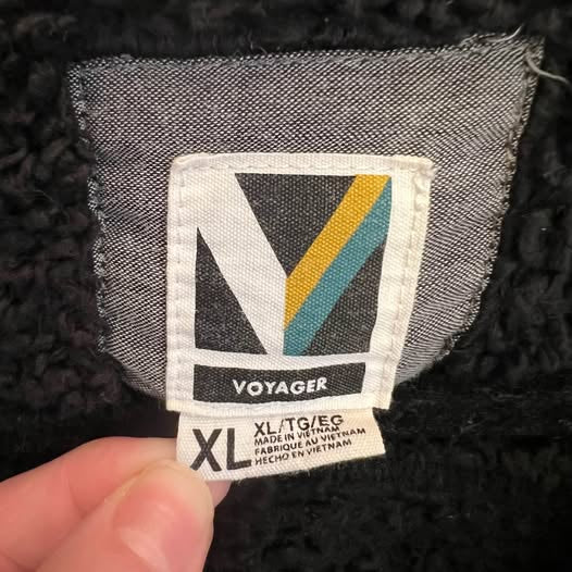 Voyager Men’s Black Grey Plaid Fleece Sherpa Lined Flannel Shacket XL Good Condition