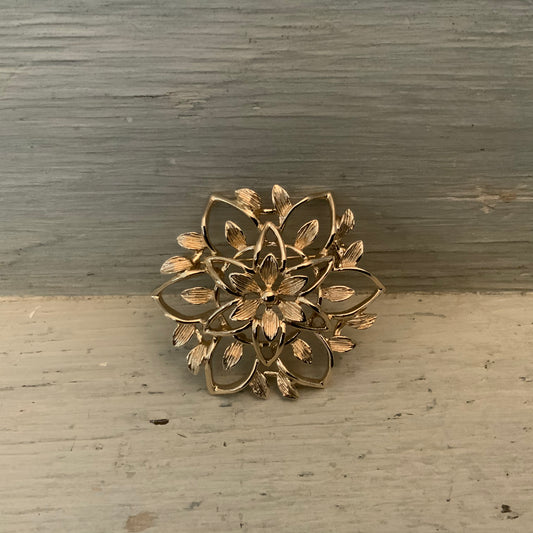 Vintage Sarah Coventry Gold Tone Floral Filigree Brooch Pin Good Condition
