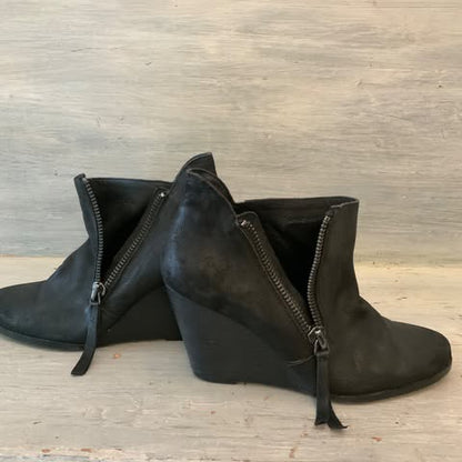 Jessica Simpson Black Suede Wedge Booties Size 5 Good Condition