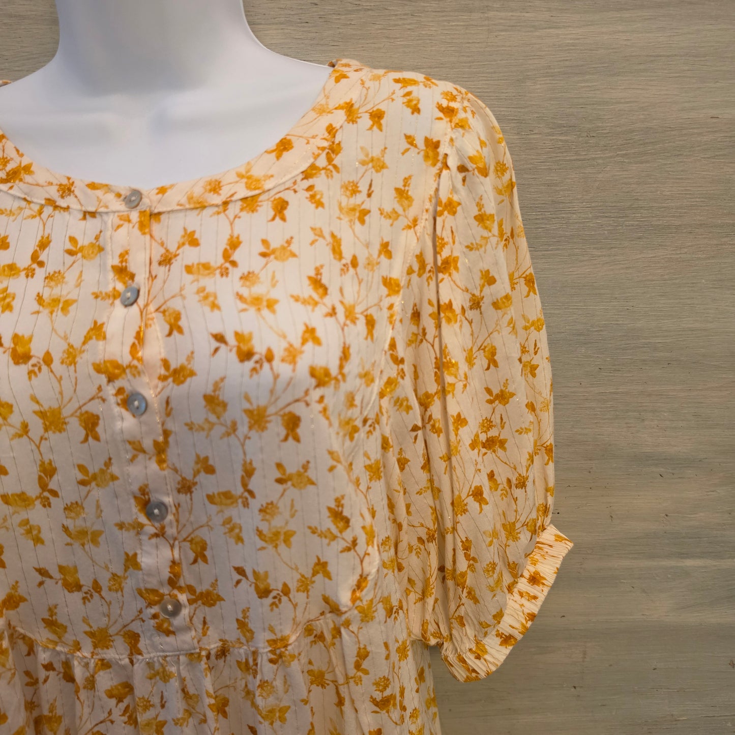 Jane & Delancey White with Gold Florals Gold Striped High Low Blouse Size XL Good Condition