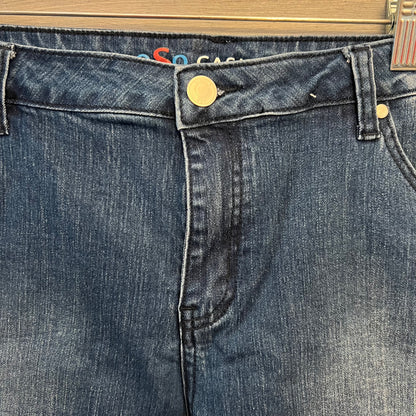 Oso Casuals Distressed Flower Appliqué Denim Blue Jean Shorts Size 18W Good Condition