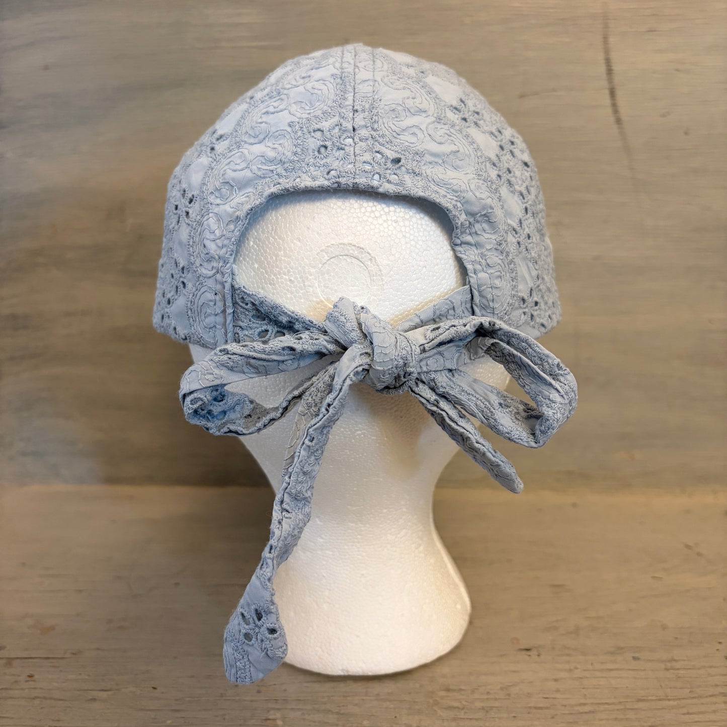 Vince Camuto 100% Cotton Pale Blue Eyelet Lace Adjustable Tie Baseball Cap One Size Good Condition