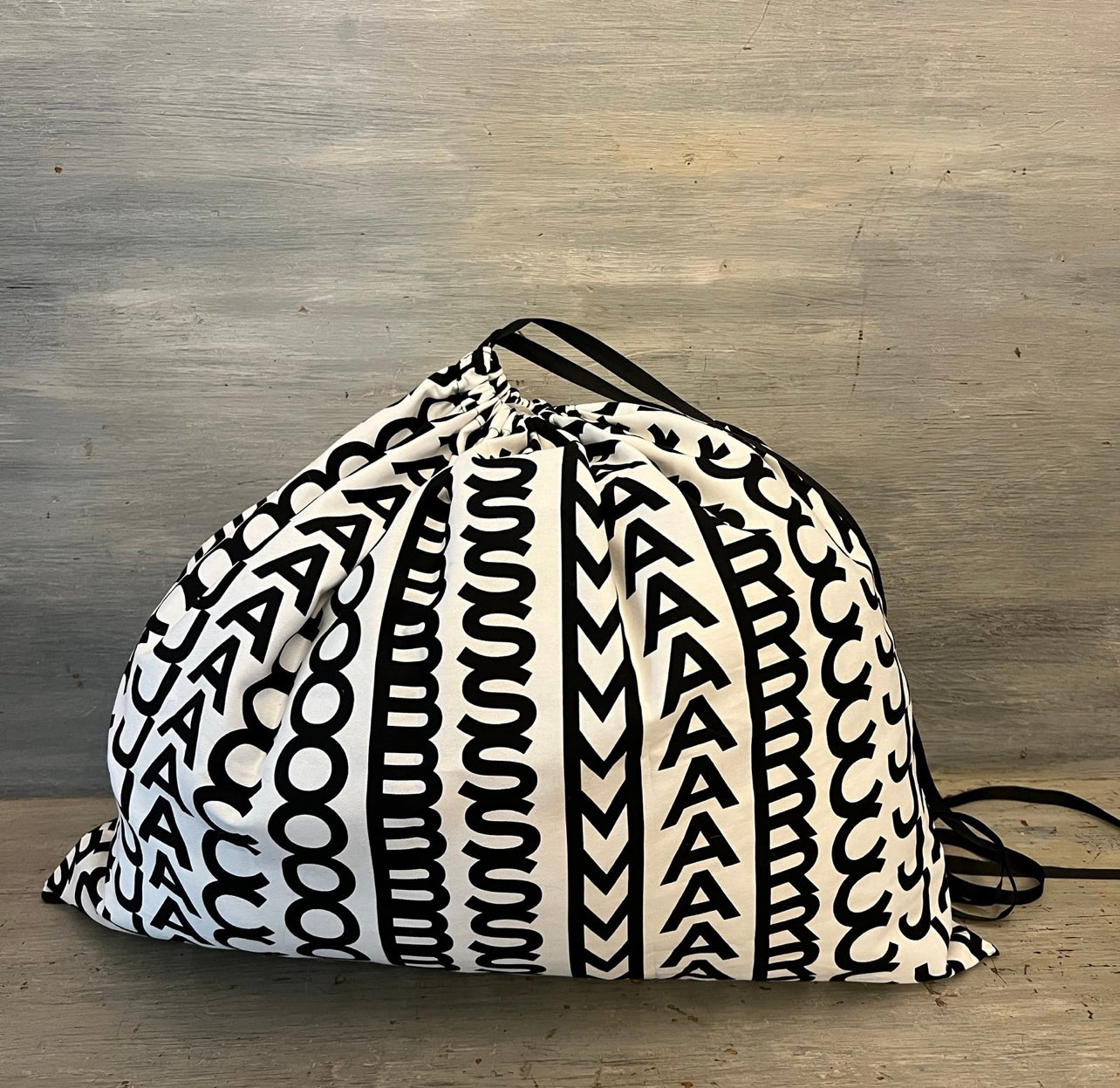 Marc Jacob’s Black White Drawstring Bag 25x21 Like New