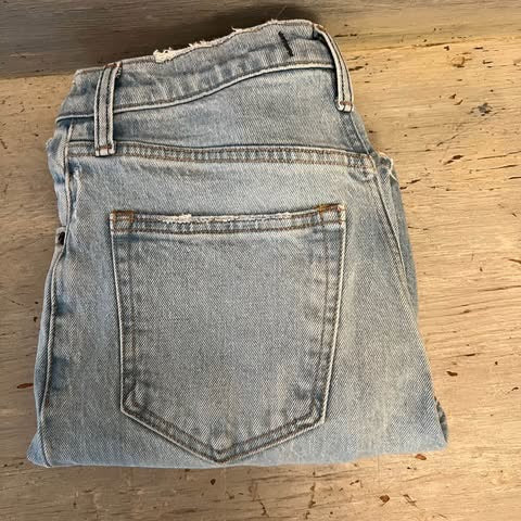 Abercrombie & Fitch Kick Flare Ultra High Rise Light Wash Jeans Size 28" Good Condition
