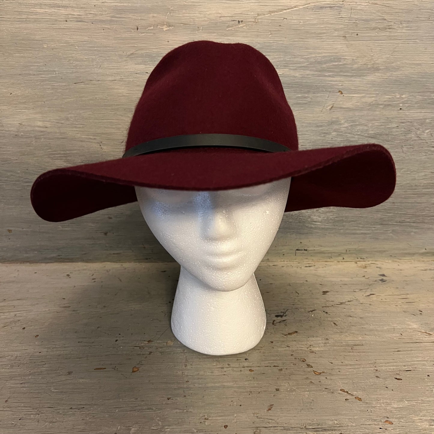 100% Wool Burgundy Faux Leather Band Fedora 21.5” Like New