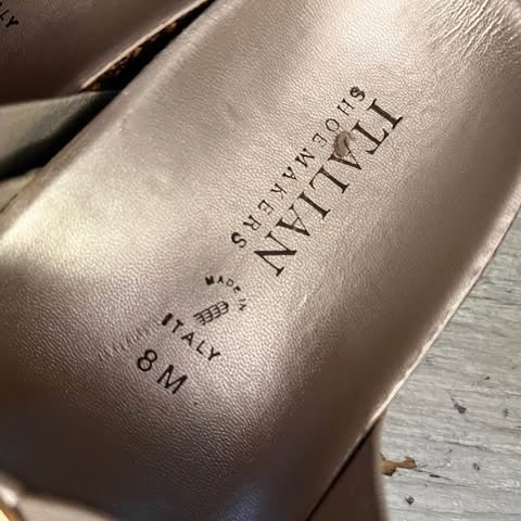 Italian Shoemakers Thong Cork Heel Sandals Size 8 Good Condition