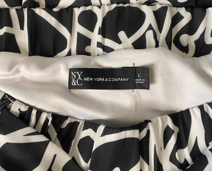 New York & Company Graffiti Print Black White Handkerchief Hem Skirt Size Large Like New