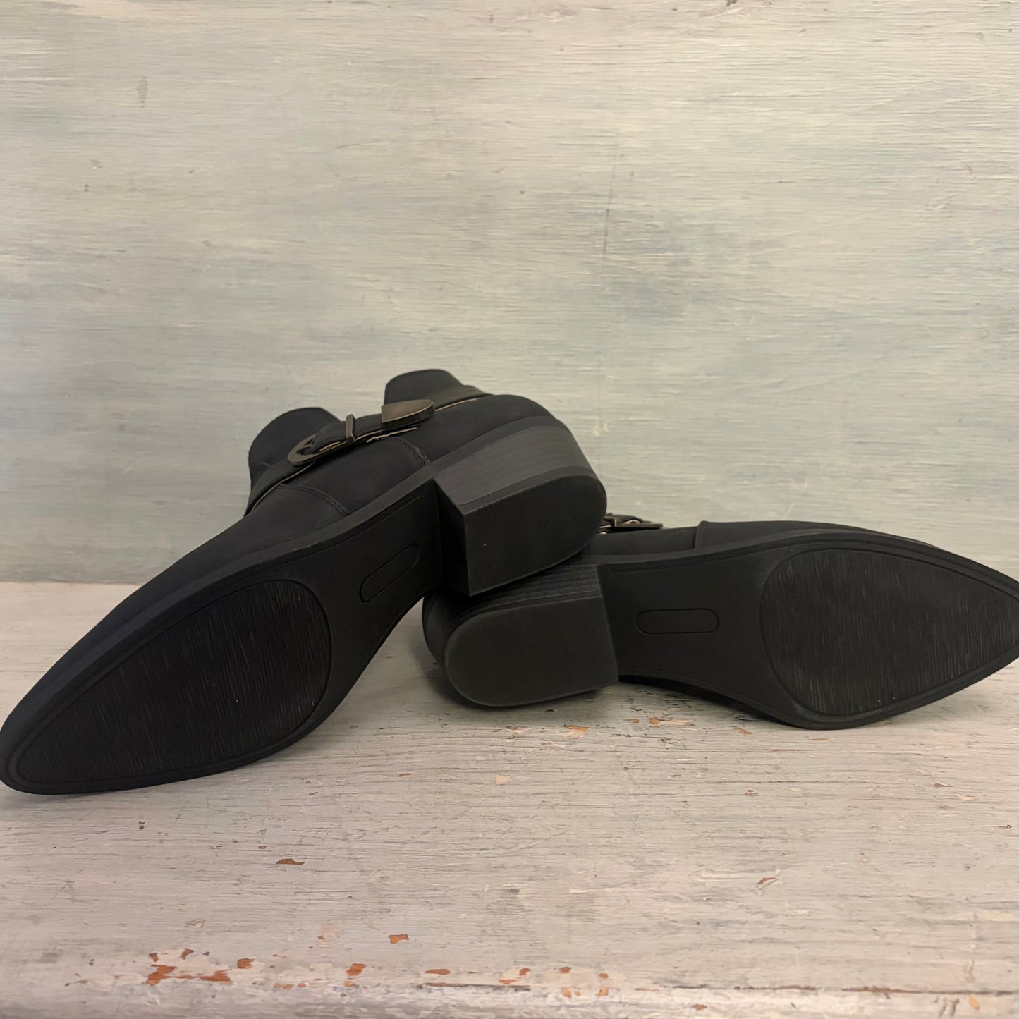 Wonderly Faux Suede "Fonda" Black Ankle Boot Booties Size 10M Good Condition