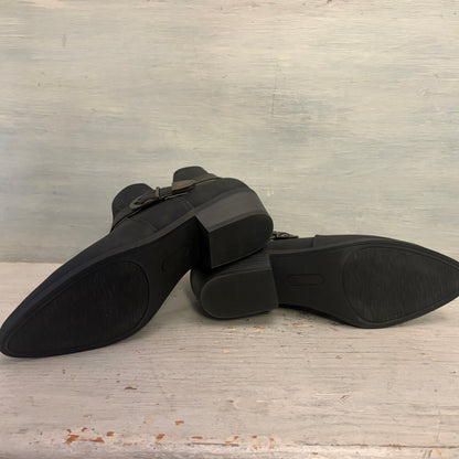 Wonderly Faux Suede "Fonda" Black Ankle Boot Booties Size 10M Good Condition