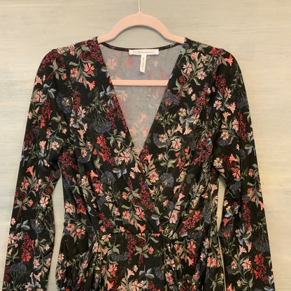 BCBGeneration Dress VNeck Pockets Floral Print Medium Like New