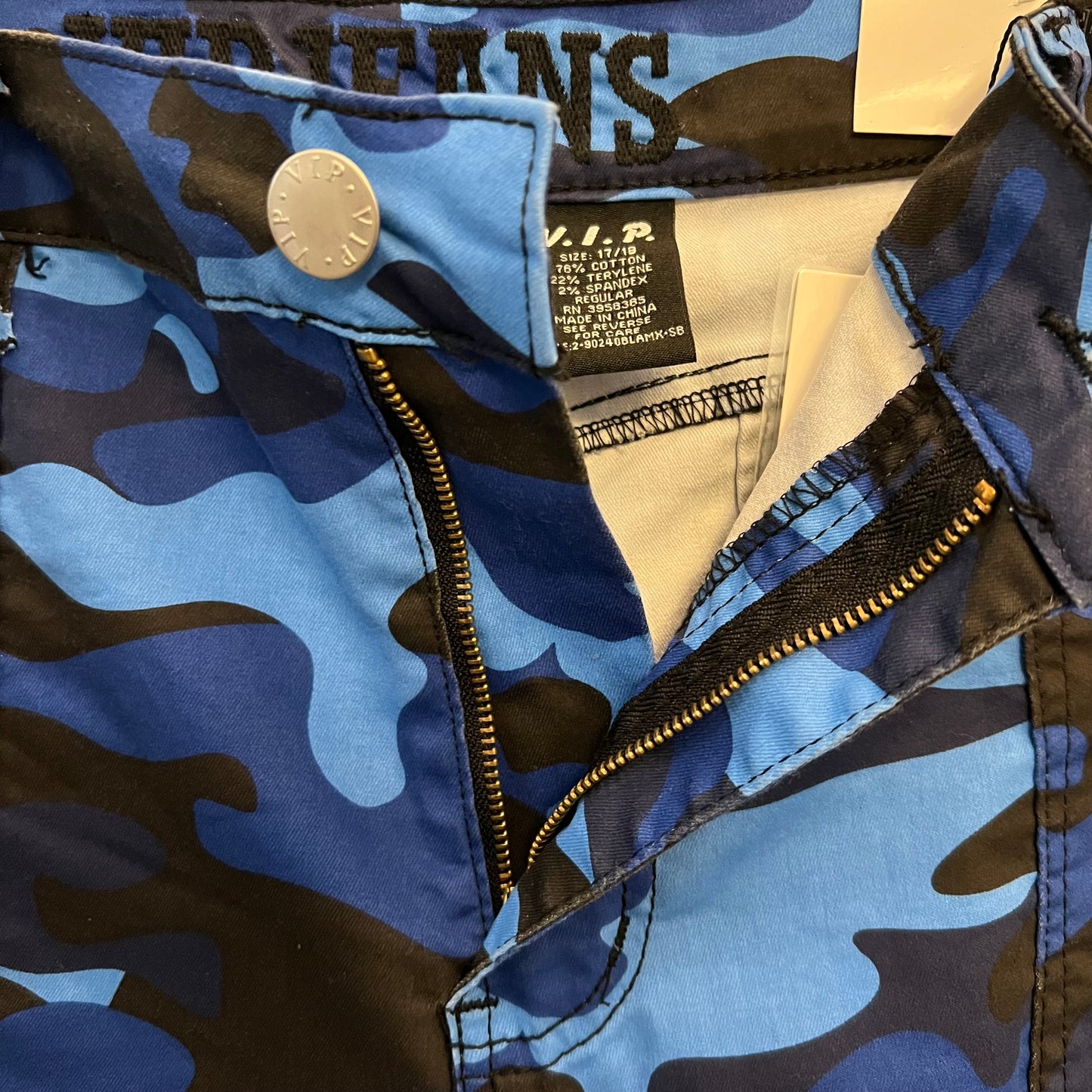 VIP Jeans Sculpting Stretch Camo Cargo Cropped Jogger Pants Size 17/18 New with Tags