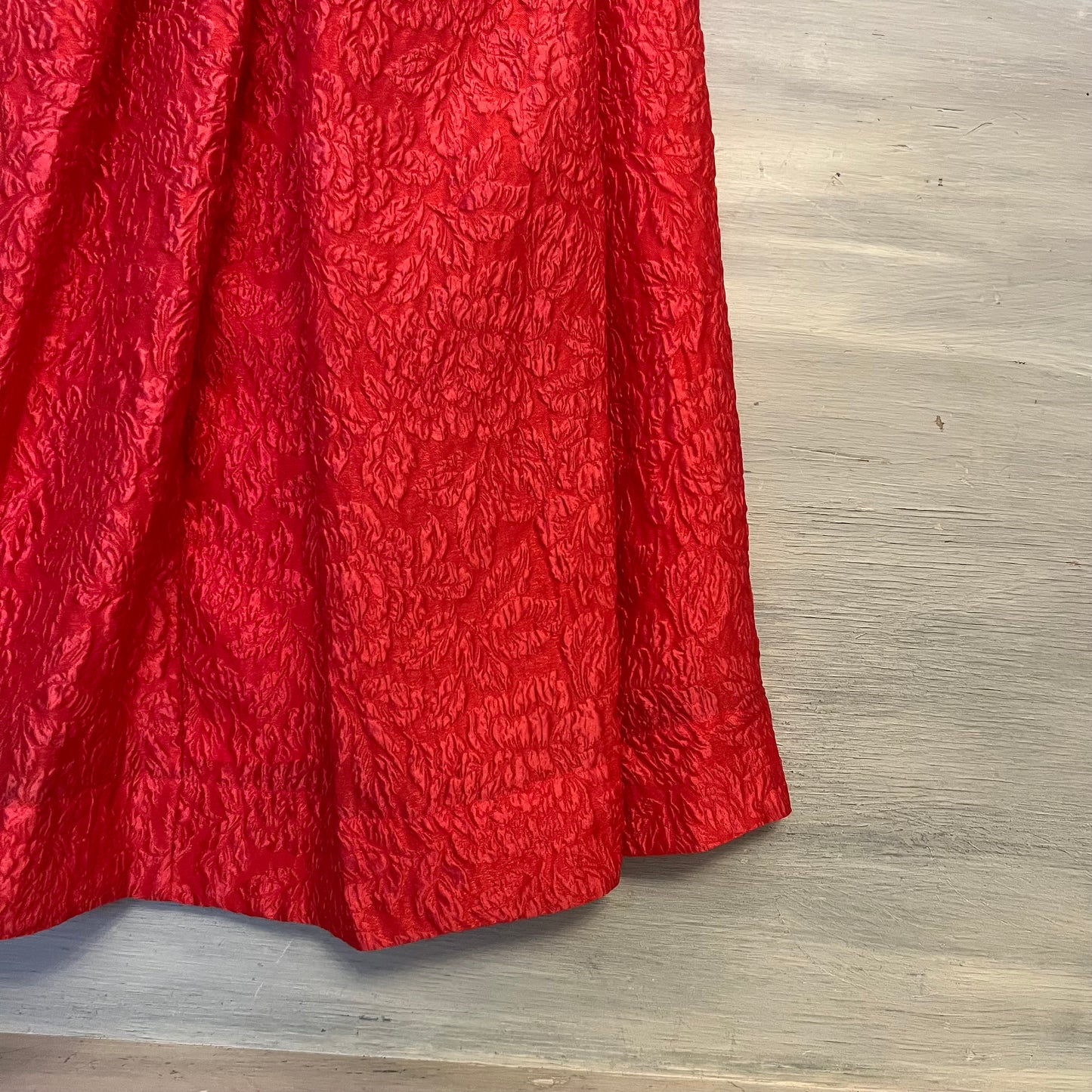 BCBGMaxazria Strapless Red Shimmer Embossed Flower Mini Dress Size 8 New with Tags