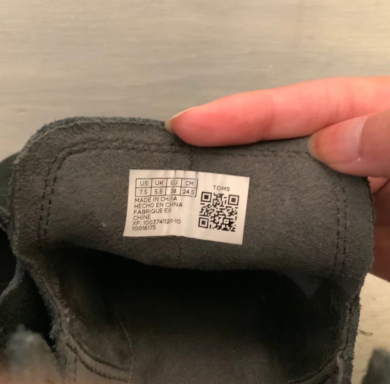 Tom’s Kallie Navy Blue Suede Wood Wedge Ankle Bootie Size 7.5 Good Condition