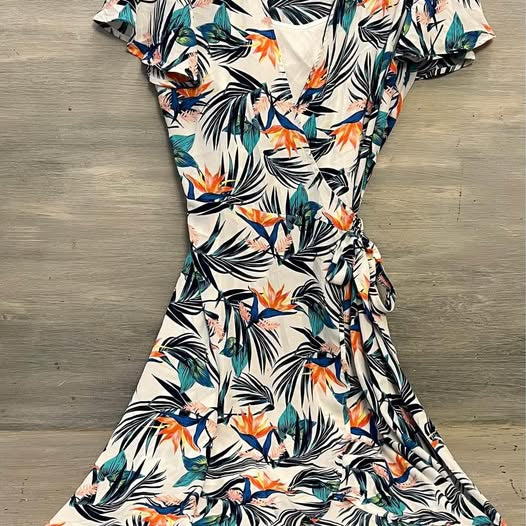Time and Tru Tropical Print Wrap Dress Large Like New