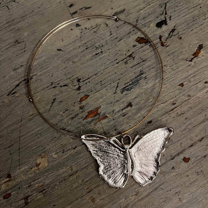 Vintage Butterfly Choker Necklace Grey Black White Expandable Fit Good Condtion