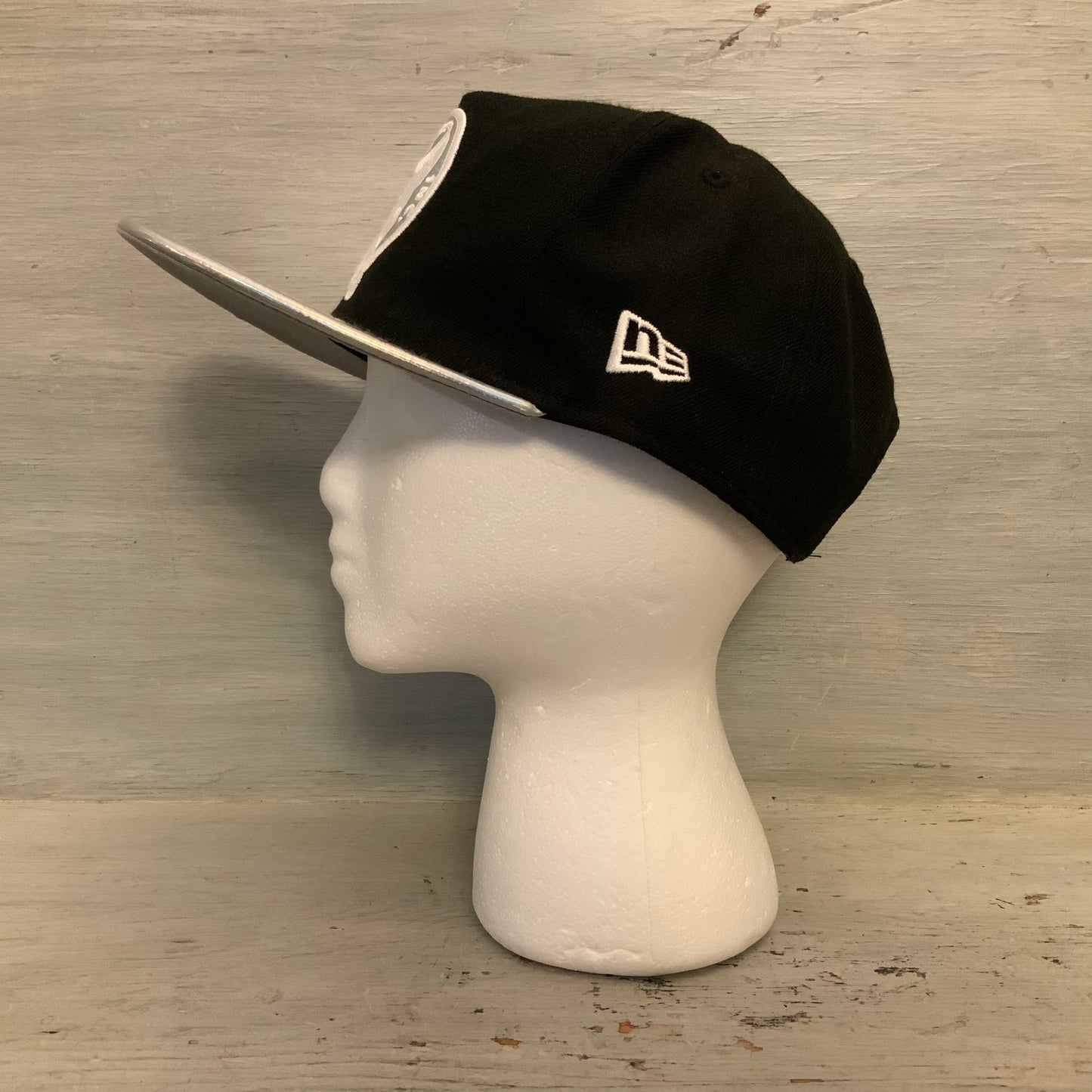 New Era 9Fifty Soles Inc. Philadelphia Soul Black Silver Snap Back Ball Cap Hat Good Condition