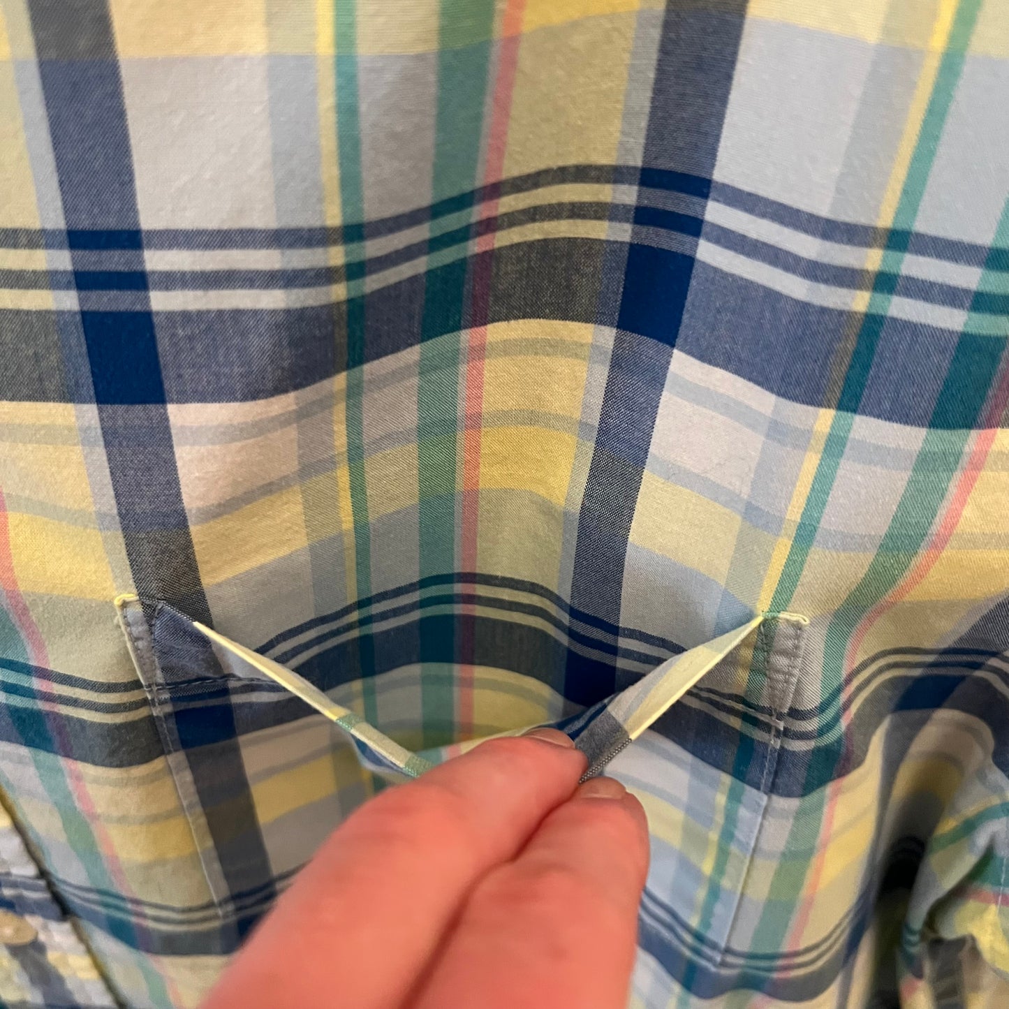 St. John’s Bay Comfort Stretch Pastel Plaid Button Down Shirt Medium Good Condition