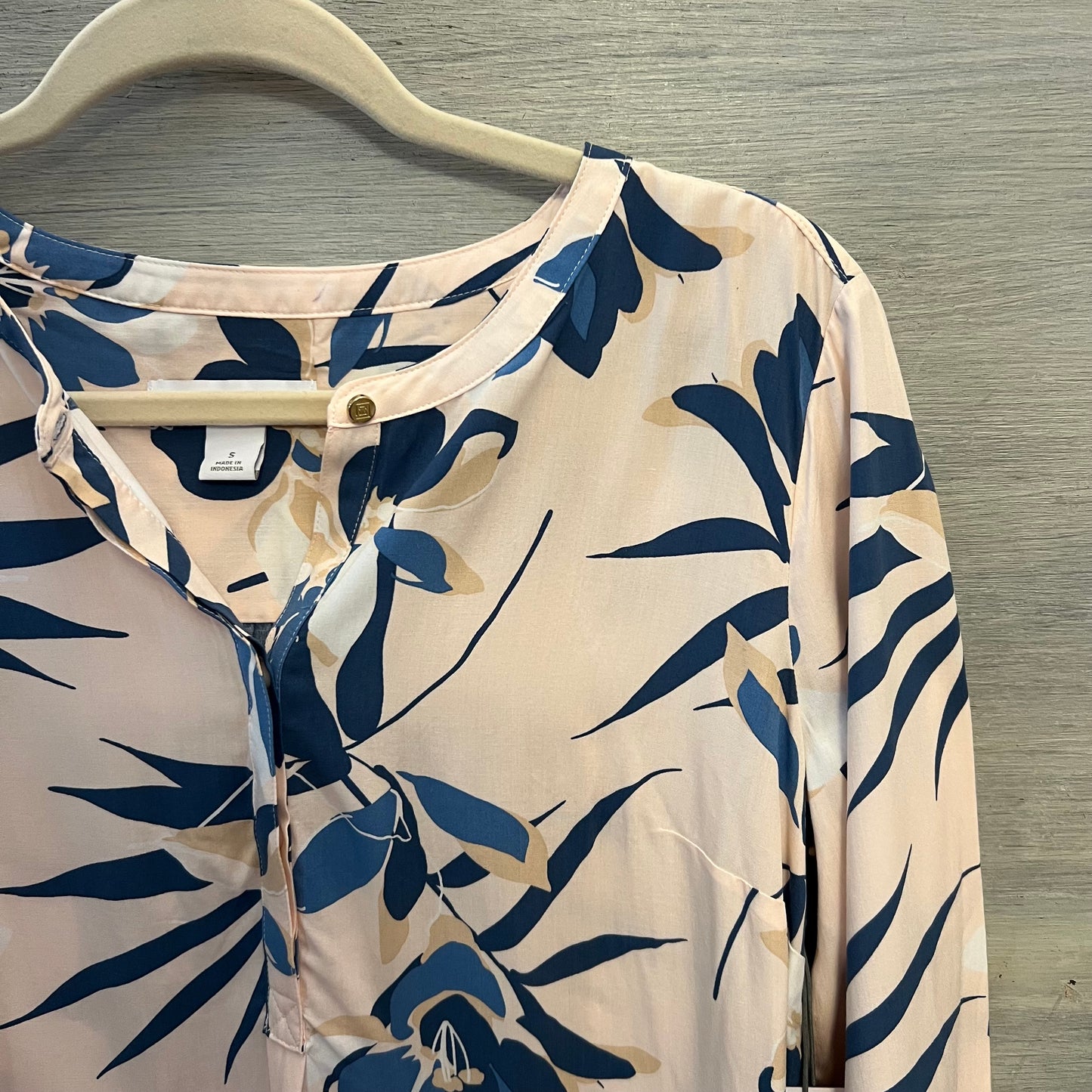 Liz Claiborne Pink Blue Floral Print Band Collar Blouse Small New with Tags