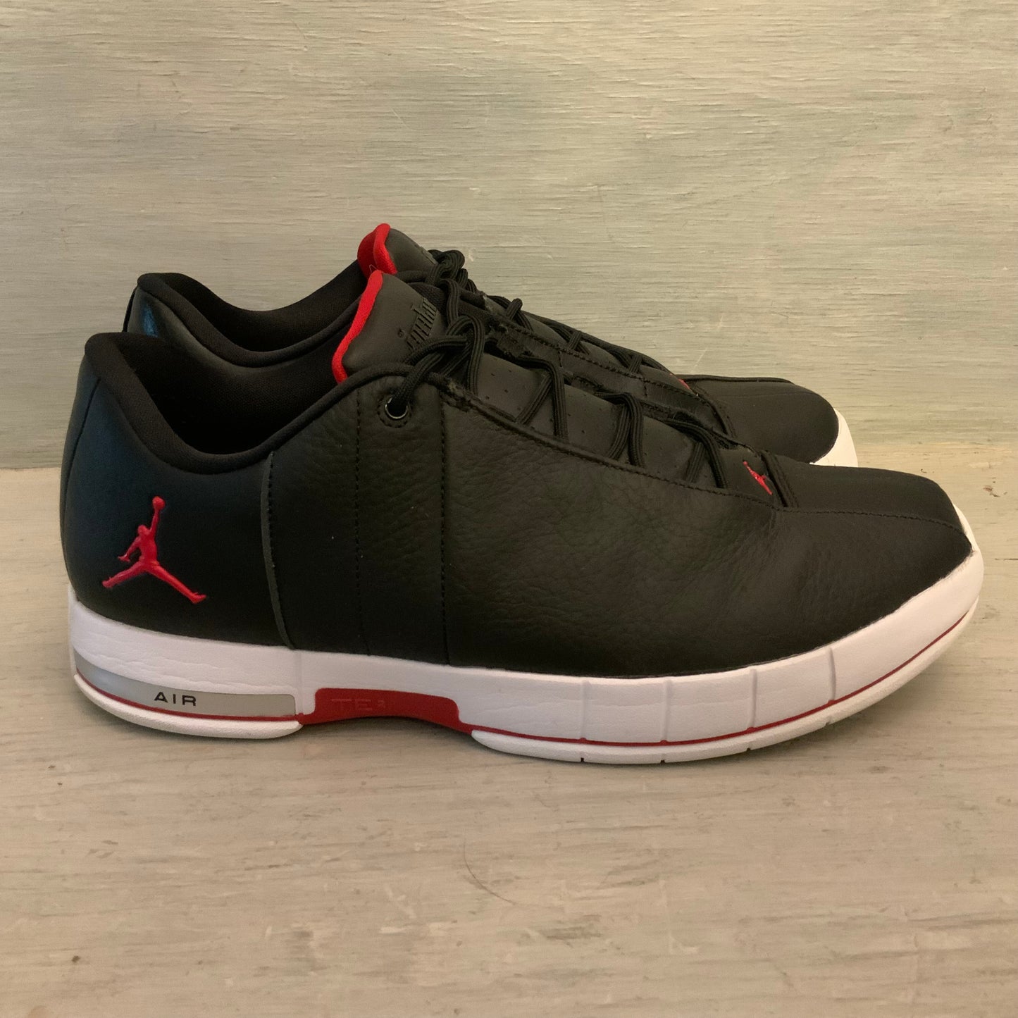 Nike Air Jordan TE 2 Low Black Athletic Shoes Size 11 Like New